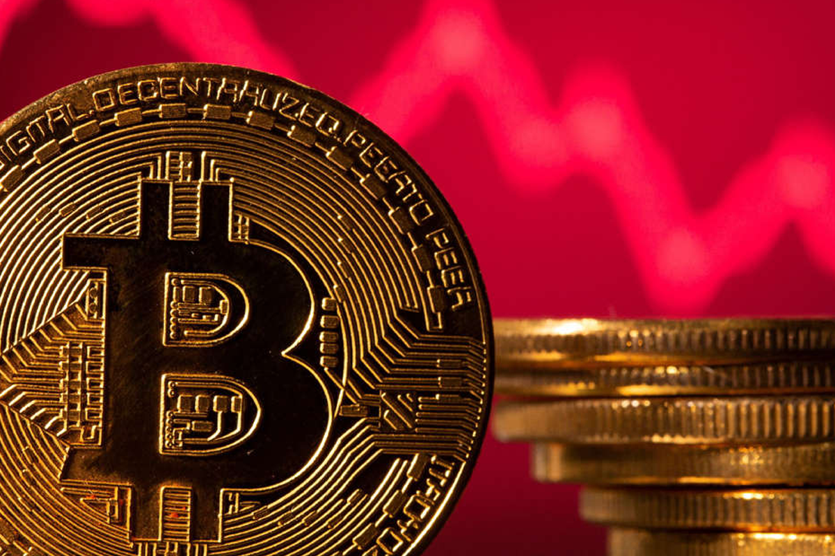 BTC plummets 10% after China strengthens crypto restriction policy. The currency started to be traded at USD $38,044.