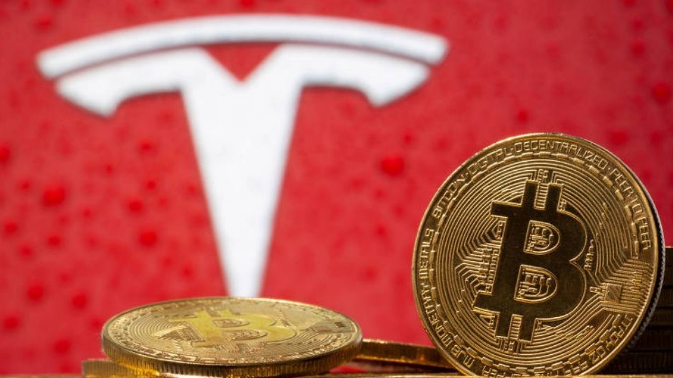 Összehasonlítás után Bitcoin a gépjármű-égésbe történő befektetés, a Tesla és a SpaceX vezérigazgatója, Elon Musk nem hajlandó Bitcoin fizetési módként a Teslánál.