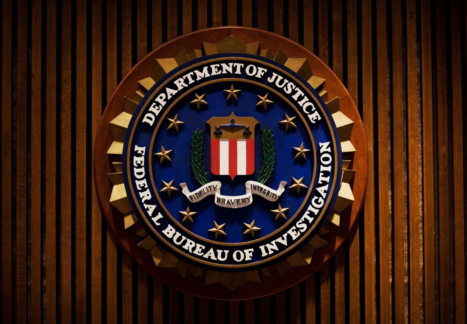 Το FBI προειδοποιεί για εγκληματίες που μιμούνται τους προγραμματιστές NFT