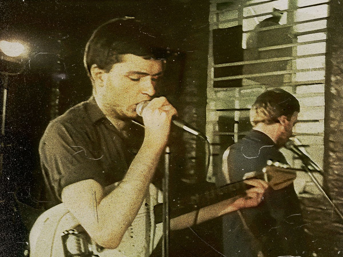 Joy Division izda NFT 'Unknown Pleasures' z ekskluzivnimi posnetki Iana Curtisa