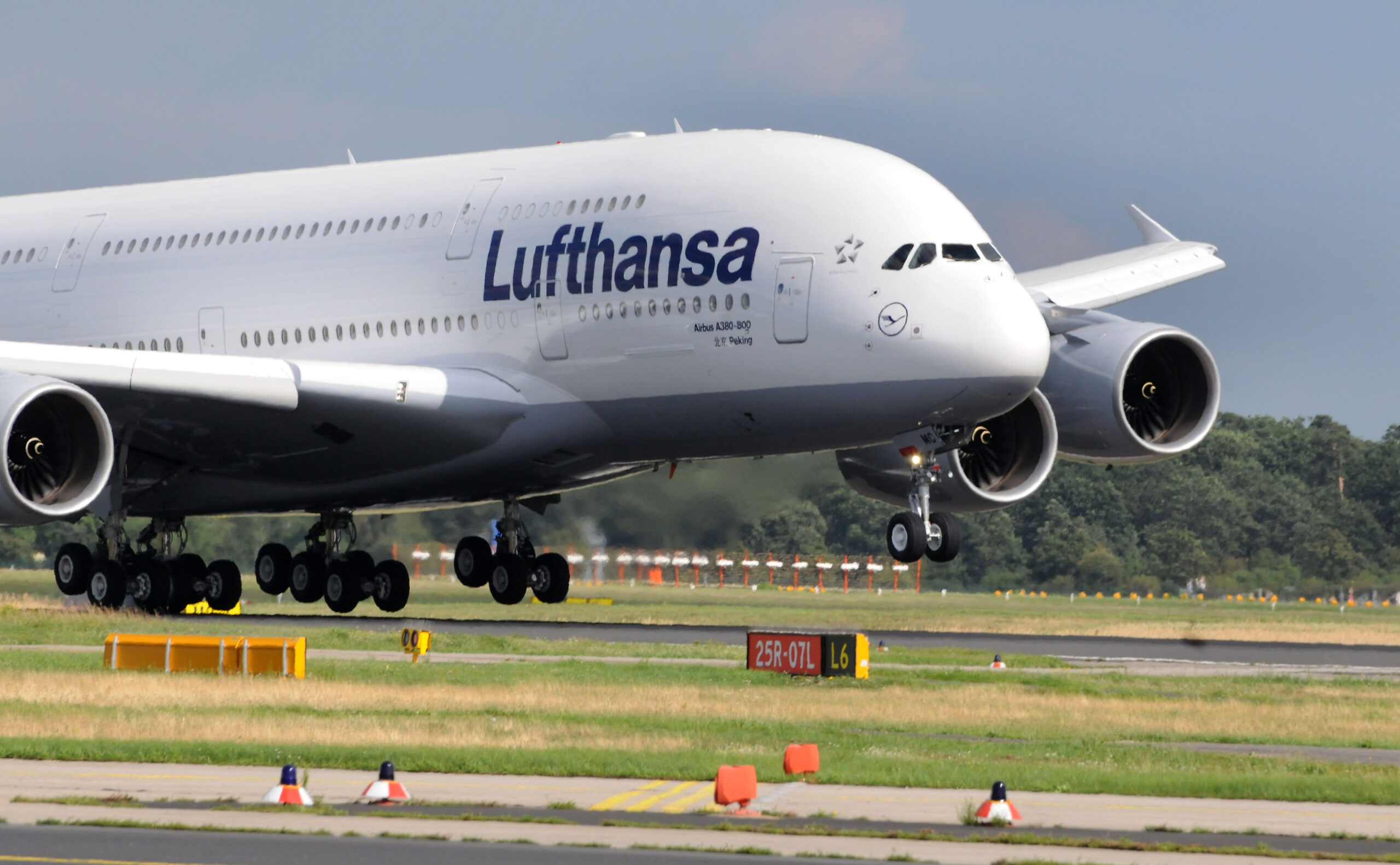 Lufthansa повышает лояльность клиентов с помощью NFT